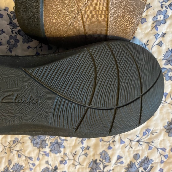 Cloudsteppers by Clark’s pewter. Worn 2 times - Picture 3 of 5